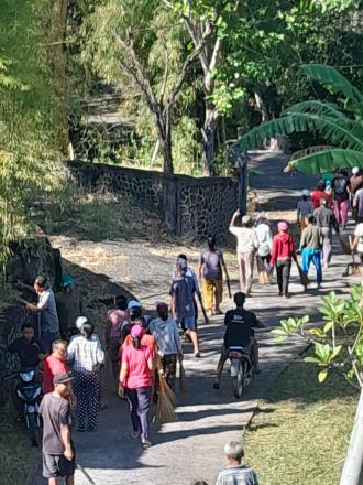 Kegiatan Gotong Royong Banjar Dinas Bulakan